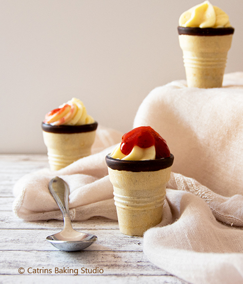 DeBeukelaer DECOR ON ICE Waffelbecher mit Tonka-Mousse