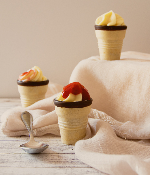 De&nbsp;Beukelaer DECOR ON ICE Waffelbecher mit Tonka-Mousse