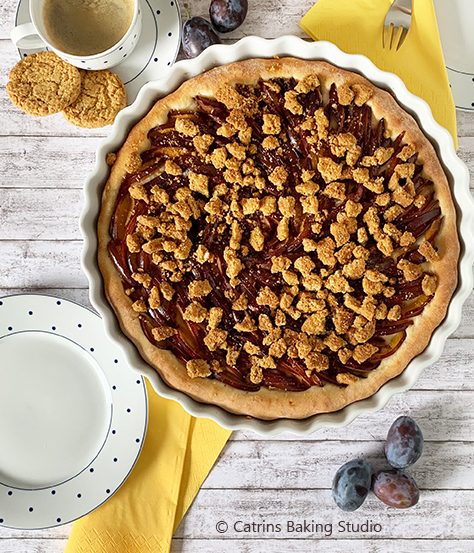 zwetschgenkuchen-hafer-cookies Zwetschgen-Kuchen mit Hafer-Cookies von DeBeukelaer