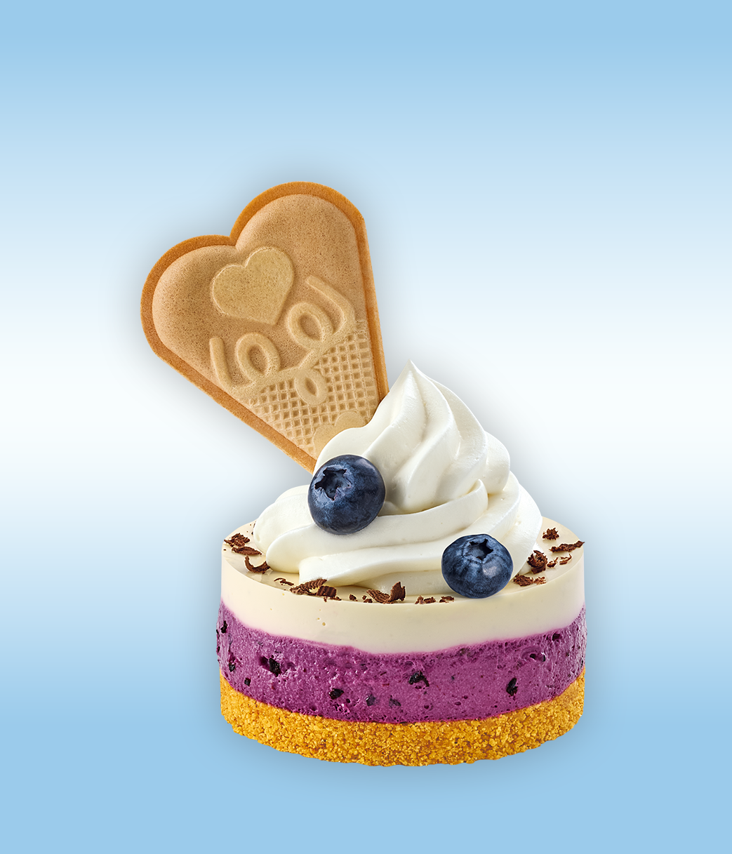 Blaubeer-Mascarpone-Törtchen mit Waffel-Herz und frischen Blaubeeren